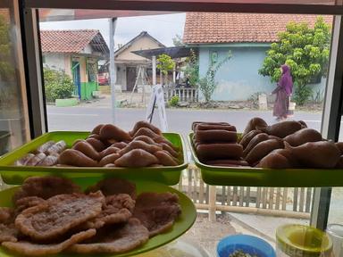 PEMPEK & TEKWAN KHAS PALEMBANG