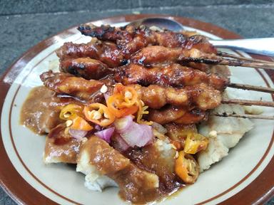 SATE AYAM PAK HARUN