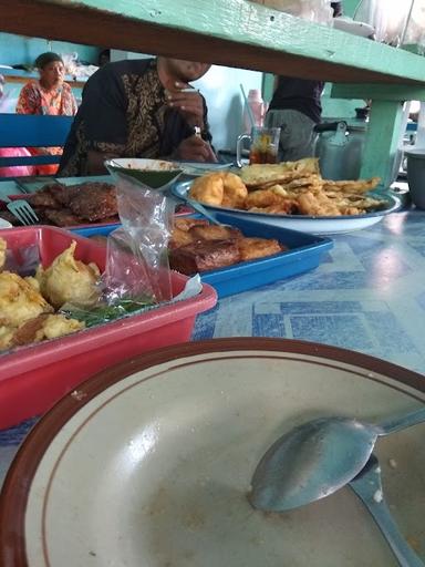 WARUNG SOTO ENTOG