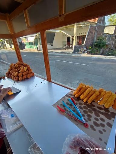 ROTI GORENG MENUNGGAL