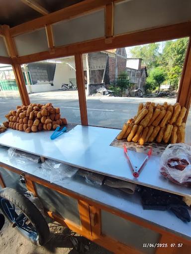 ROTI GORENG MENUNGGAL