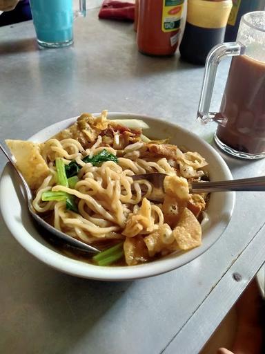 MIE AYAM MAS VICKY PAK LASDI