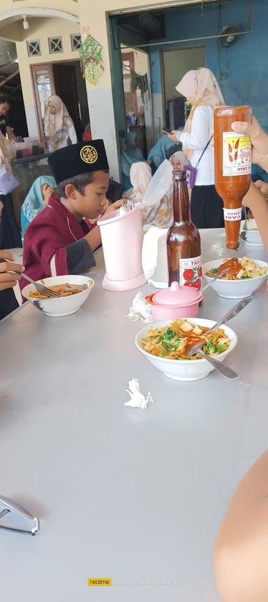 WARUNG BAKSO