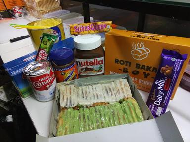 ROTI BAKAR BOY TUPAREV