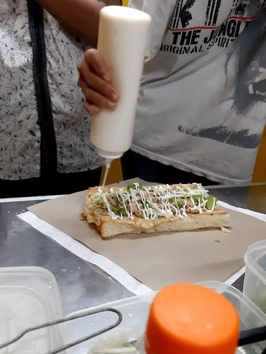 ROTI JOHN MBLUDAK