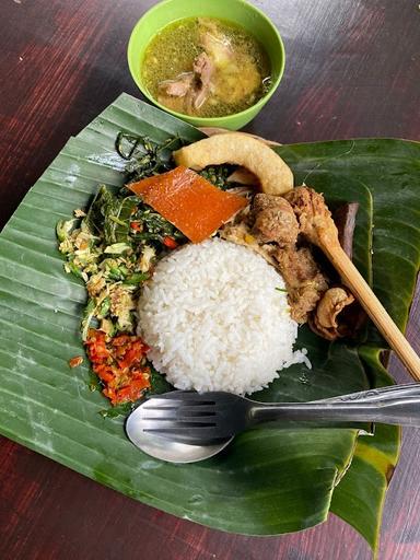 BABI GULING WARUNG ANYAR