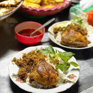 BEBEK GORENG & AYAM 'CHANDRA'