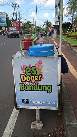 Photo's Es Doger Bandung, Kediri, Tabanan