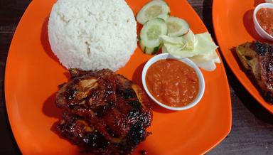 WARUNG LALAPAN KADEK AYAM BAKAR BARBEQUE