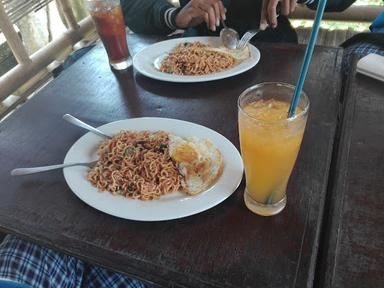 WARUNG MAKAN PINGGIRAN