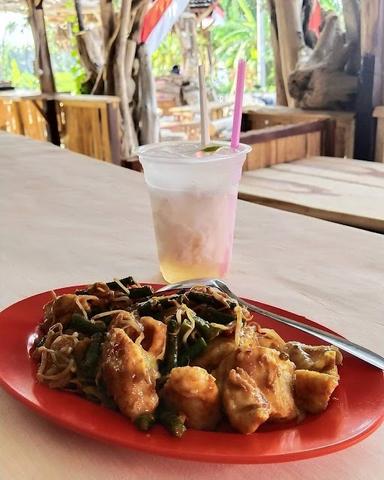 WARUNG NASI AYAM BUNDA TANAH LOT