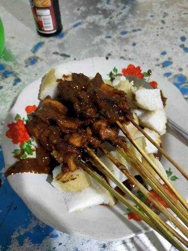 WARUNG SATE AYAM PAK AWI