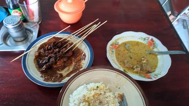 WARUNG SATE GULE KAMBING DAN SATE AYAM PAK HOLILI