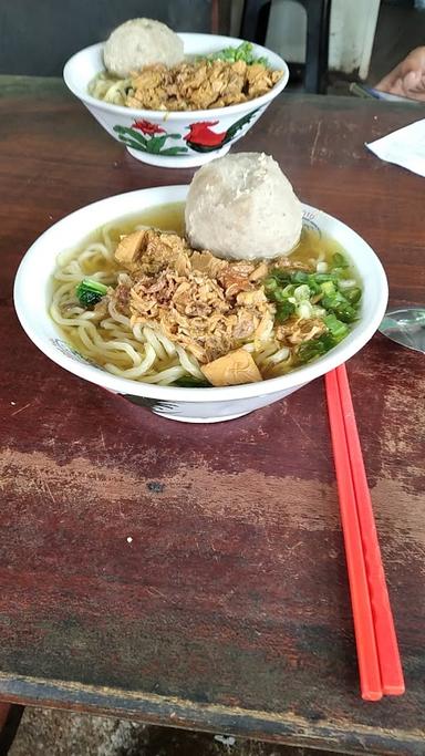 BAKSO & MIE AYAM TOMBO ATI 2