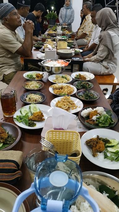 AYAM GORENG KRAJAN