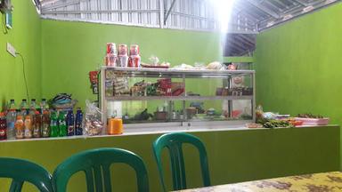 WARUNG MAKAN MUJAER BU TASWI