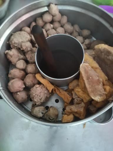 BAKSO DADI ATI SAWOJAJAR