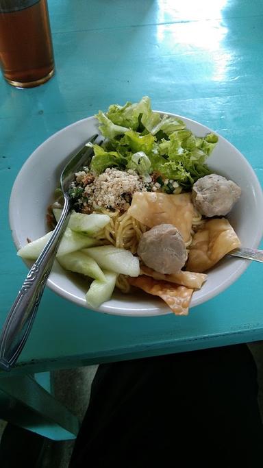 PANGSIT MIE& BAKSO