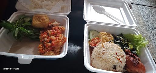 NASI KOTAK SAWOJAJAR - DAPUR TITIEK