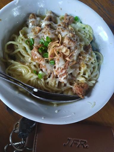 CITA RASA MEATBALL AND CHICKEN NOODLE