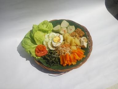 GADO GADO BU LUJENG