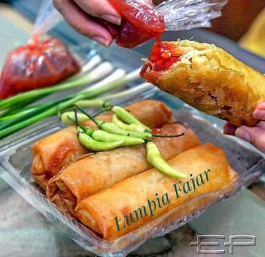 LUMPIA FAJAR SAWOJAJAR