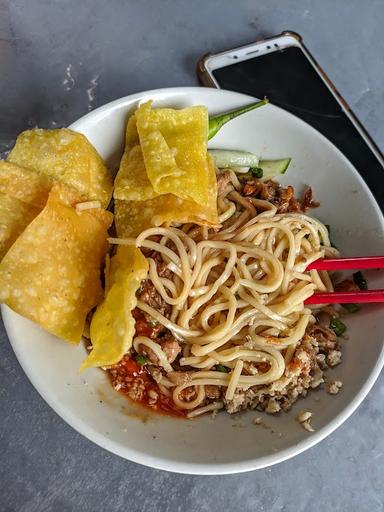 MIE AYAM GRAFIKA