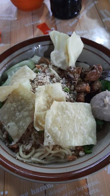 MIE PAK TO SAWOJAJAR