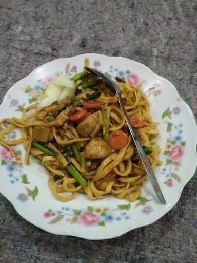 NASGOR BAKMI AREMA