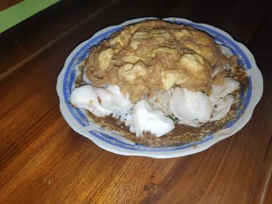 WARUNG BU SARAH(GADO, TAHU TELOR, RAWON)