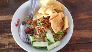 WARUNG P. TO TAHU CAMPUR DAN SOTO