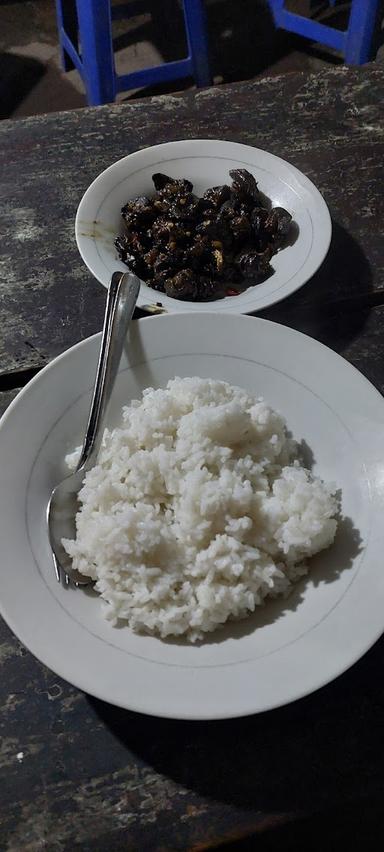 WARUNG SATE DAN KRENGSENGANG BEKICOT, CEKER PEDAS,DAN NYAMBEK.