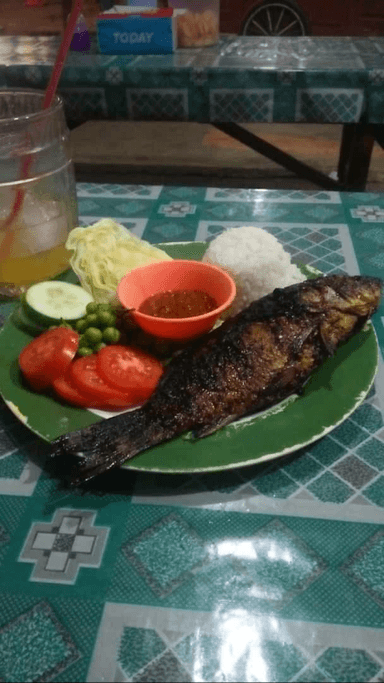 WARUNG MAKAN BU RATMI