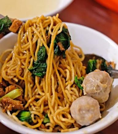 PONDOK BAKSO & MIE AYAM PAK KUMIS 2