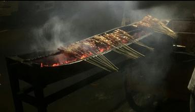 SATE AYAM DAN KAMBING ( BANG JAPAR)