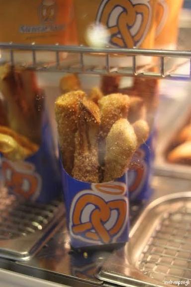 AUNTIE ANNE'S - SUMMARECON MALL SERPONG