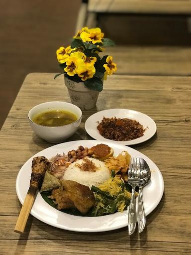 AYAM BETUTU GILIMANUK SERPONG