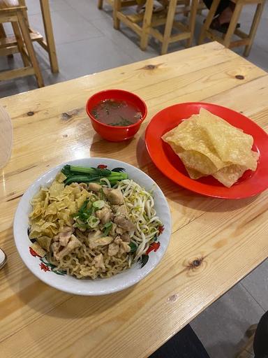 BAKMI RY GADING SERPONG TANGERANG