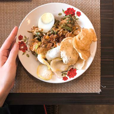 BETAWI KITCHEN (TAMAN SARI)