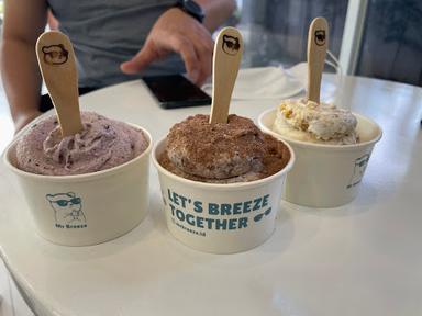 MR BREEZE ICE CREAM & EATERY