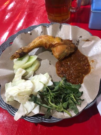 NASI UDUK AYAM KREMES 38 DO'A IBU