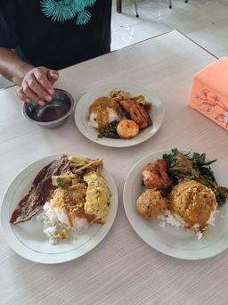 Photo's Rumah Makan Padang Sinar Minang Mawaddah, Samping Toko Carvil