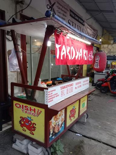 TAKOYAKI OISHII TAKO KELAPA DUA KARAWACI