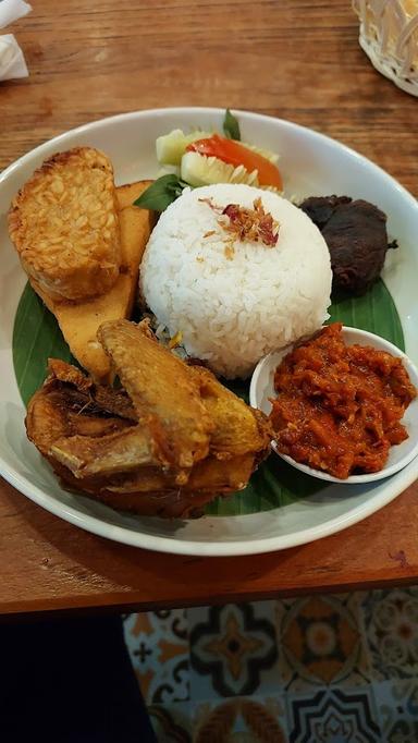 WARUNG TEKKO KARAWACI