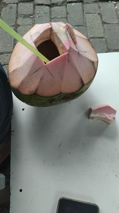 ES KELAPA MUDA MANG UJANG (EX SEKOLAH TUNAS KARYA)