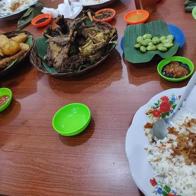 AYAM KAMPUNG ASEAN NASI UDUK