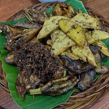 AYAM KAMPUNG ASEAN NASI UDUK