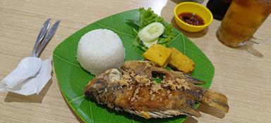 AYAM KYAT