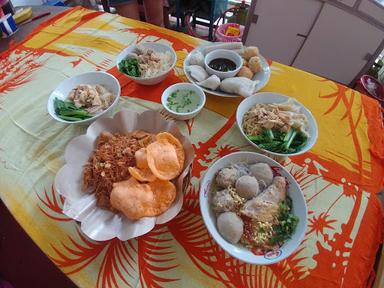 BAKSO RAGIL - GADO GADO TITIN