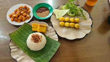 NASI UDUK KEBON KACANG